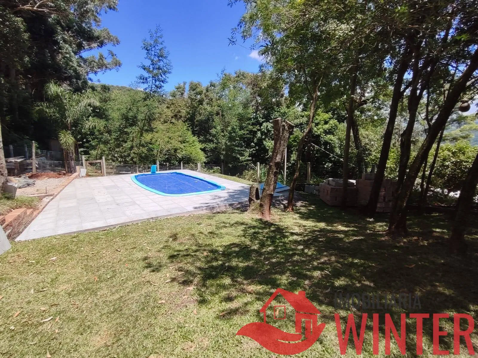 Imagem Sítio de 1,2 hectares com casa e piscina em São Roque, Feliz.