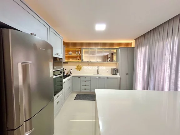 Imagem Casa Nova de Alto Padrão à Venda na Praia de Zimbros Bombinhas SC