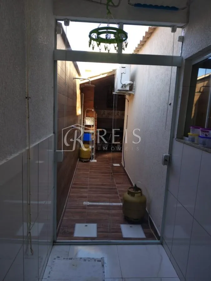 Imagem Casa para Venda em Rio das Ostras, Chácara Mariléa, 2 dormitórios, 1 suíte, 2 banheiros, 1 vaga