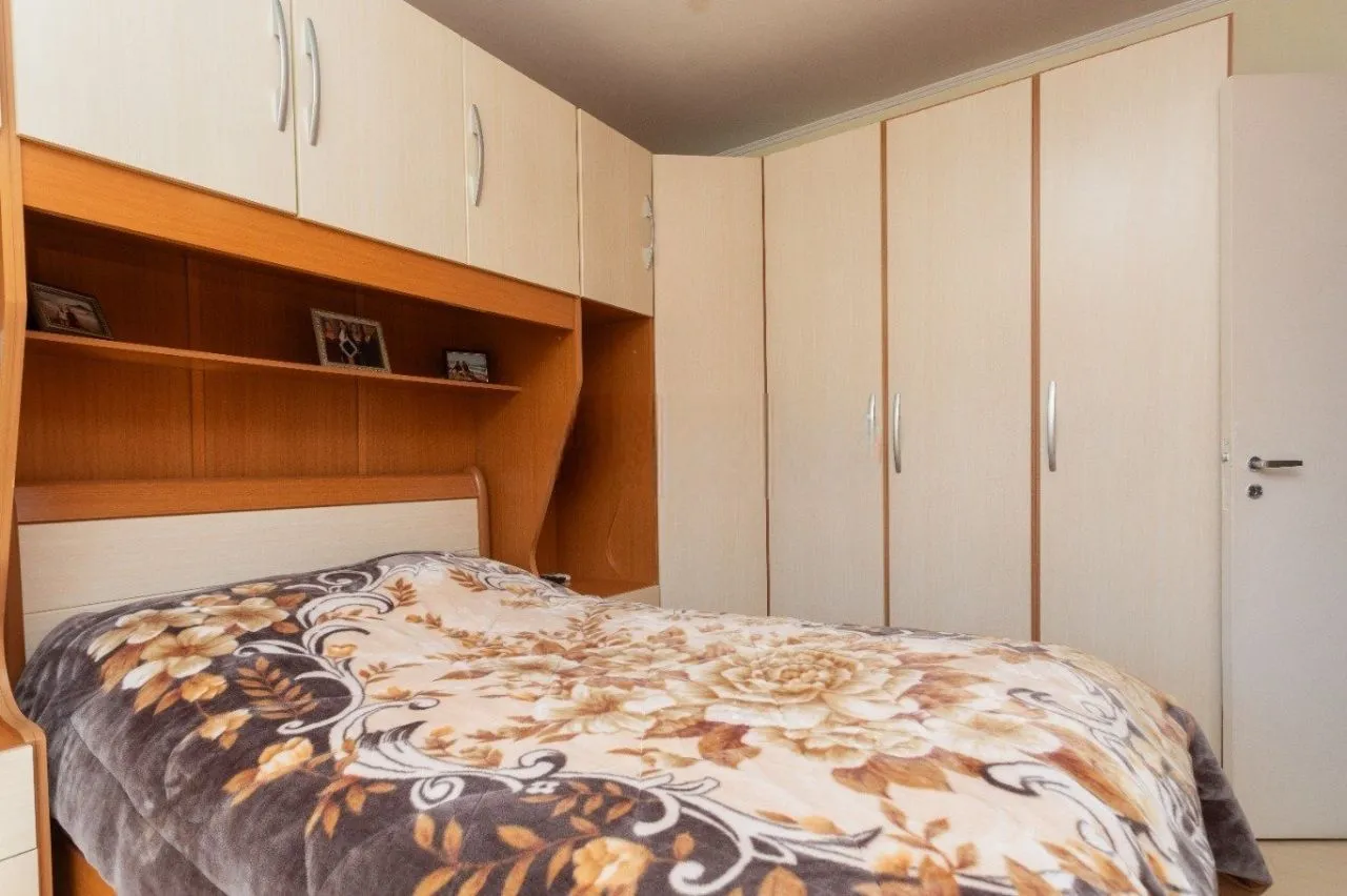 Imagem Amplo Apartamento de 3 Dormitórios com Churrasqueira no Bairro Floresta