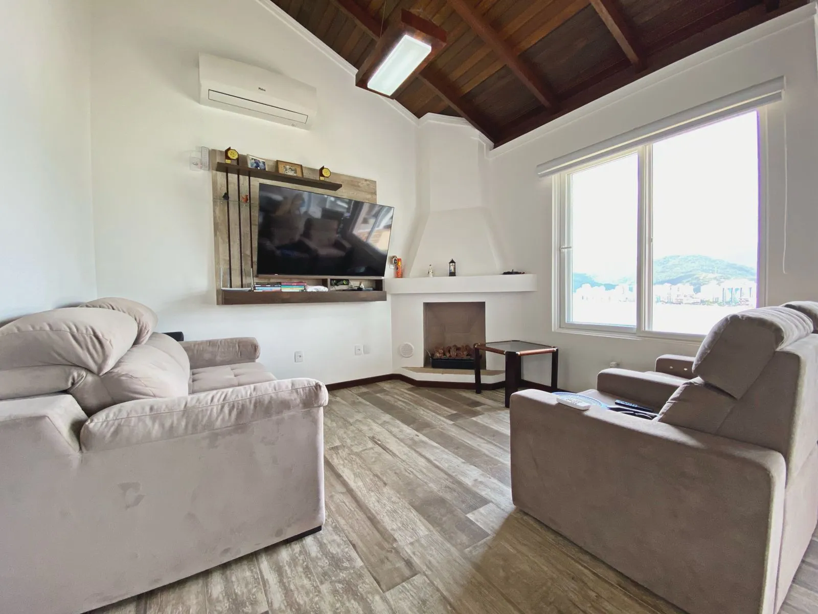 Imagem Casa com vista para o mar à venda com 200m2 por R$ 3.250.000,00