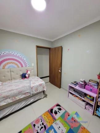 Imagem SANTO ANDRÉ CASA 241m², 5 dormitórios, 4 vagas ótima localização e valor