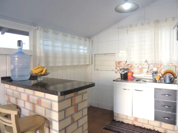 Imagem Linda Casa de 2 Quartos na Praia do Rosa, Imbituba-SC - Excelente Oportunidade!