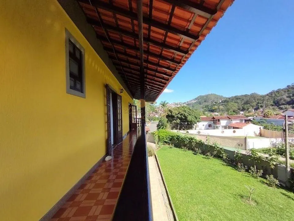 Imagem Casa para Venda em Teresópolis / RJ no bairro Golfe
