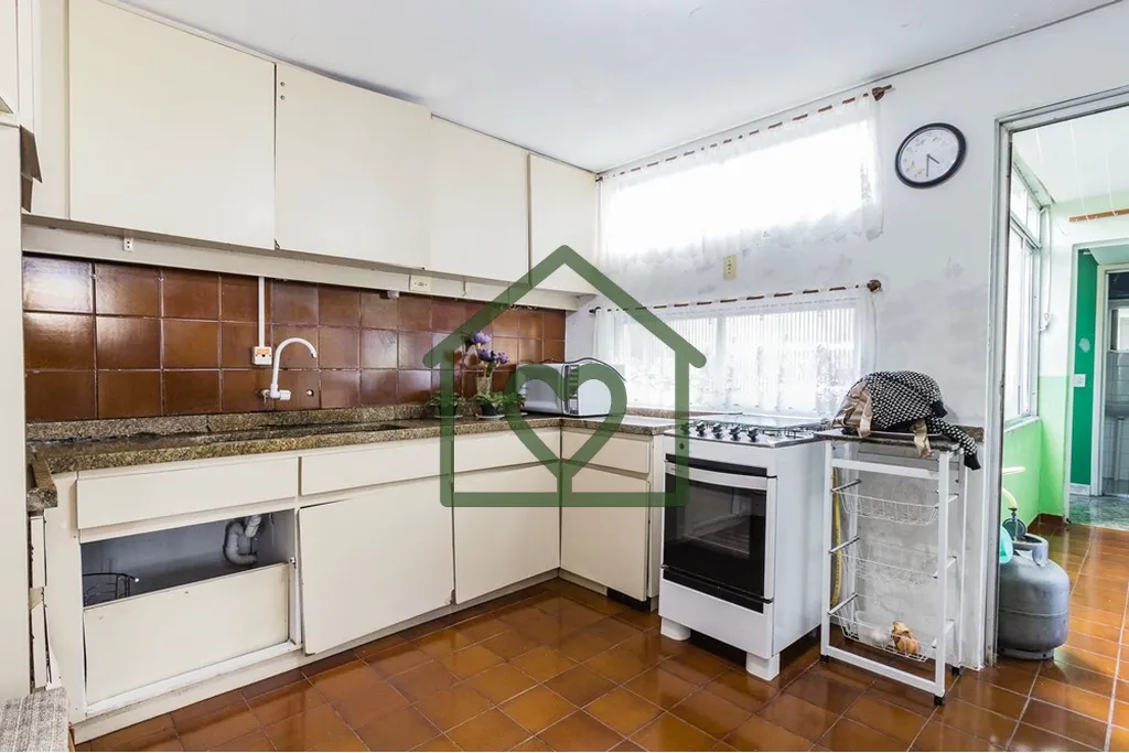 Imagem Apartamento espaçoso de 3 dormitórios com 127m2 de área privativa, localizado na Rua Silveiro, 11...