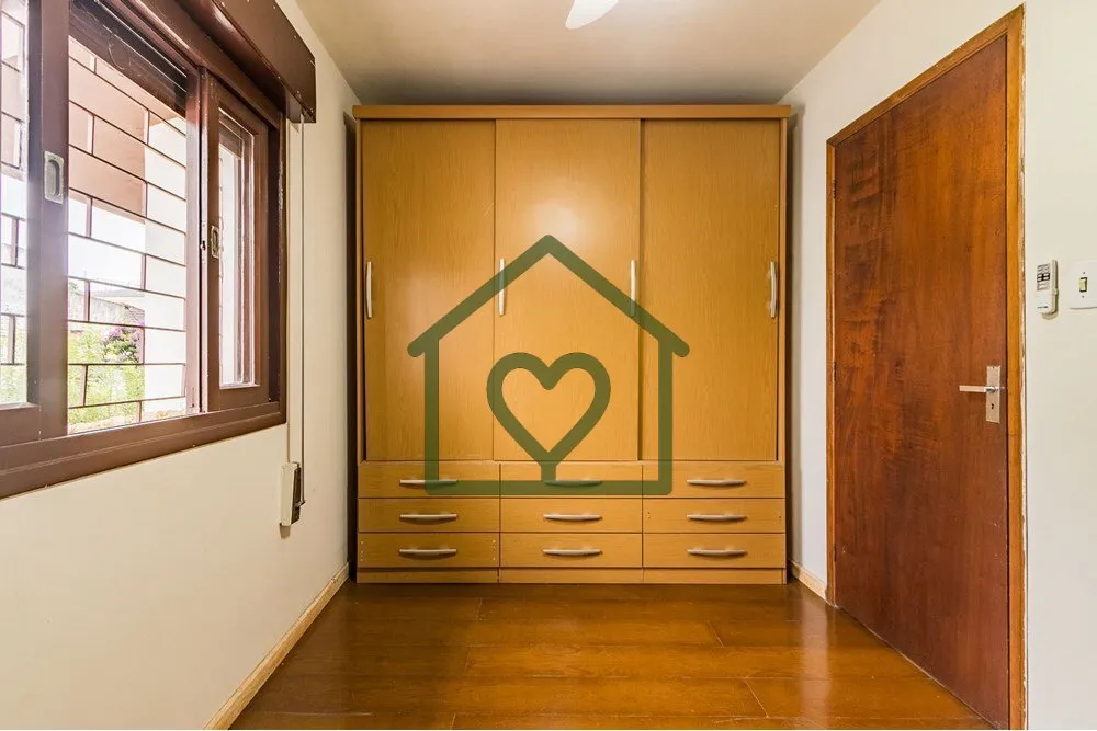 Imagem Descubra essa incrível casa à venda em Porto Alegre, no bairro Vila Ipiranga, uma das regiões mai...