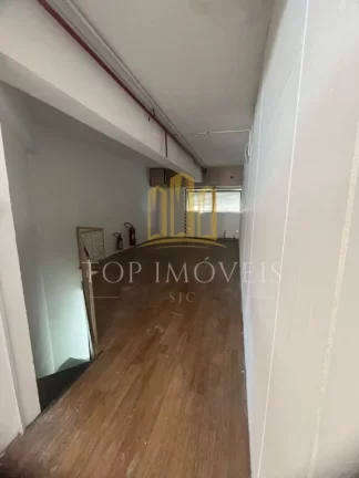 Imagem Espaçosa loja em condominio comercial no centro de São josé OPORTUNIDADE