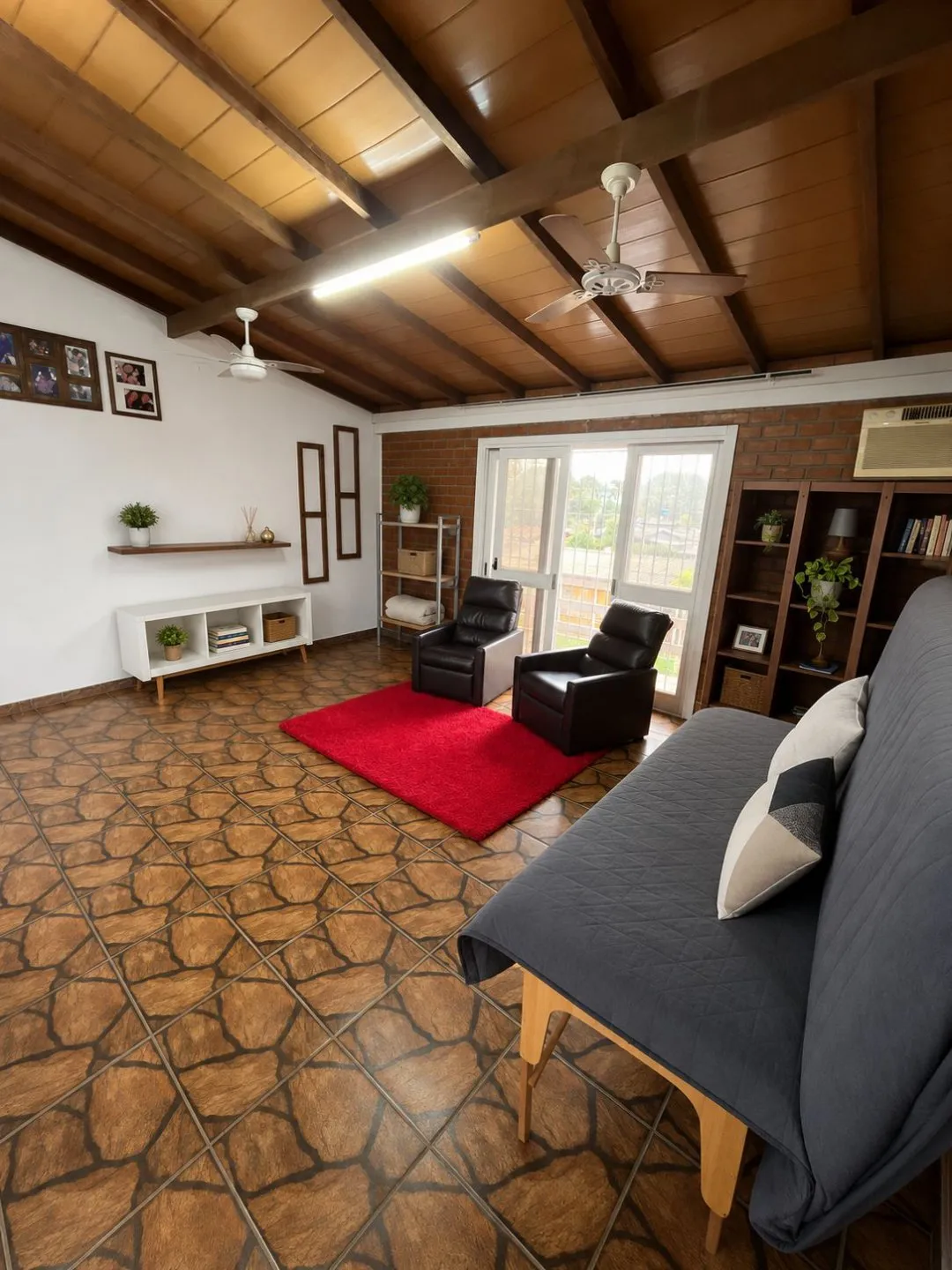 Imagem CASA DE DOIS PISOS À VENDA NA SANTA ISABEL - VIAMÃO