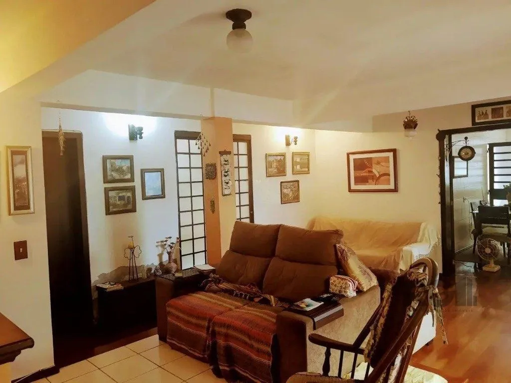 Imagem Casa com 3 dormitórios no bairro Tristeza