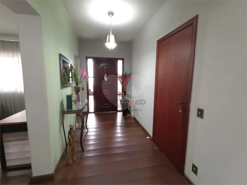 Imagem Casa de 4 quartos, 276m² no bairro Centro, em Lençóis Paulista