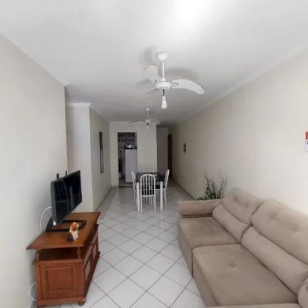 Imagem Este charmoso apartamento, totalmente mobiliado, oferece o equilíbrio perfeito entre conforto, praticidade e localização privilegiada. A poucos passos da praia – apenas 160 metros – conta com uma linda piscina. Agende sua visita e venha conhecer!