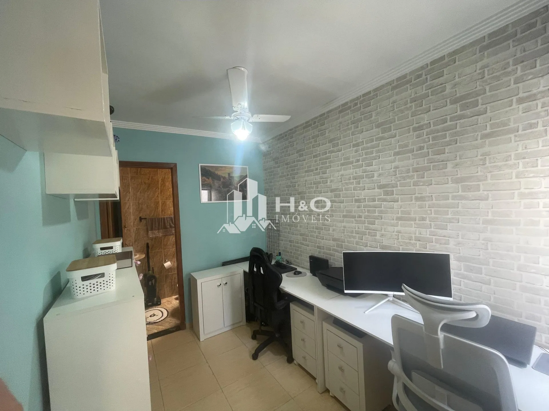 Imagem Excelente sobrado com 158m, 3 suítes, ótimo preço e muito espaço interno!