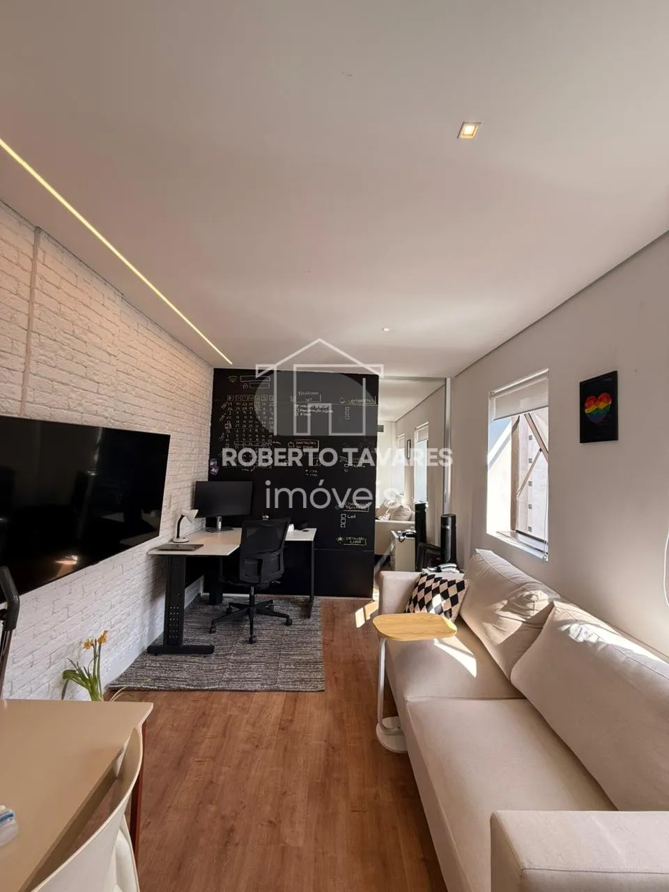 Imagem Apartamento acaba de ser reformado - Mobiliado e com enxoval completo para operar como Airbnb.