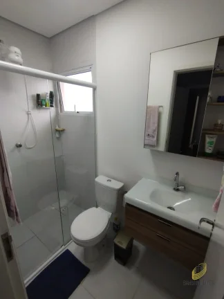 Imagem Casa em Condomínio à Venda em Cotia-SP, com 3 Quartos sendo 1 Suíte, 2 Salas, 3 Banheiros, 2 Vagas, 86m².
