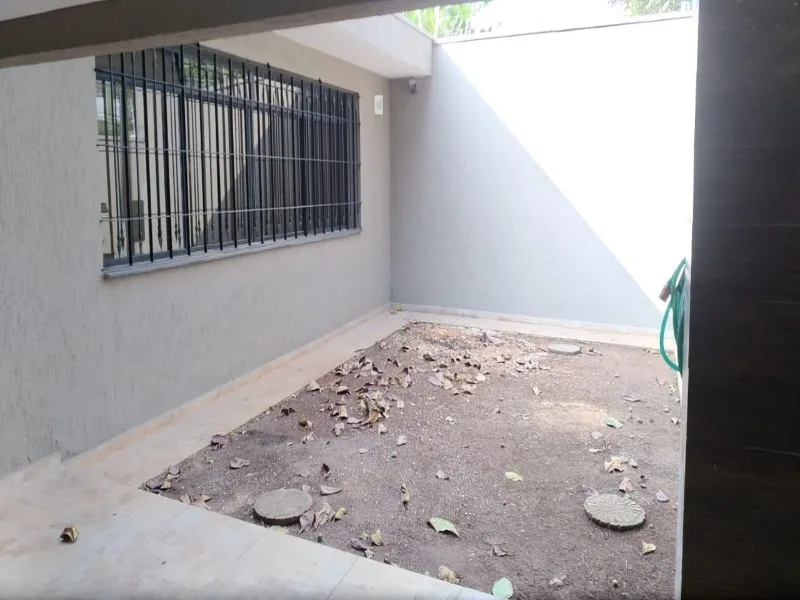 Imagem Imperdível: Casa à venda em Jardim das Laranjeiras, São Paulo-SP! 3 quartos, 2 suítes, 2 banheiros, 4 vagas de garagem, 250m².
