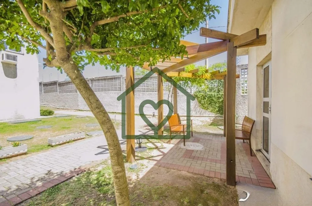 Imagem Excelente apartamento com 2 dormitórios, living com dois ambientes, banheiro social com box de vidr...