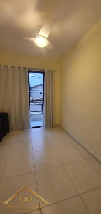 Imagem Casa em Condomínio para Venda em Cabo Frio / RJ no bairro Parque Burle