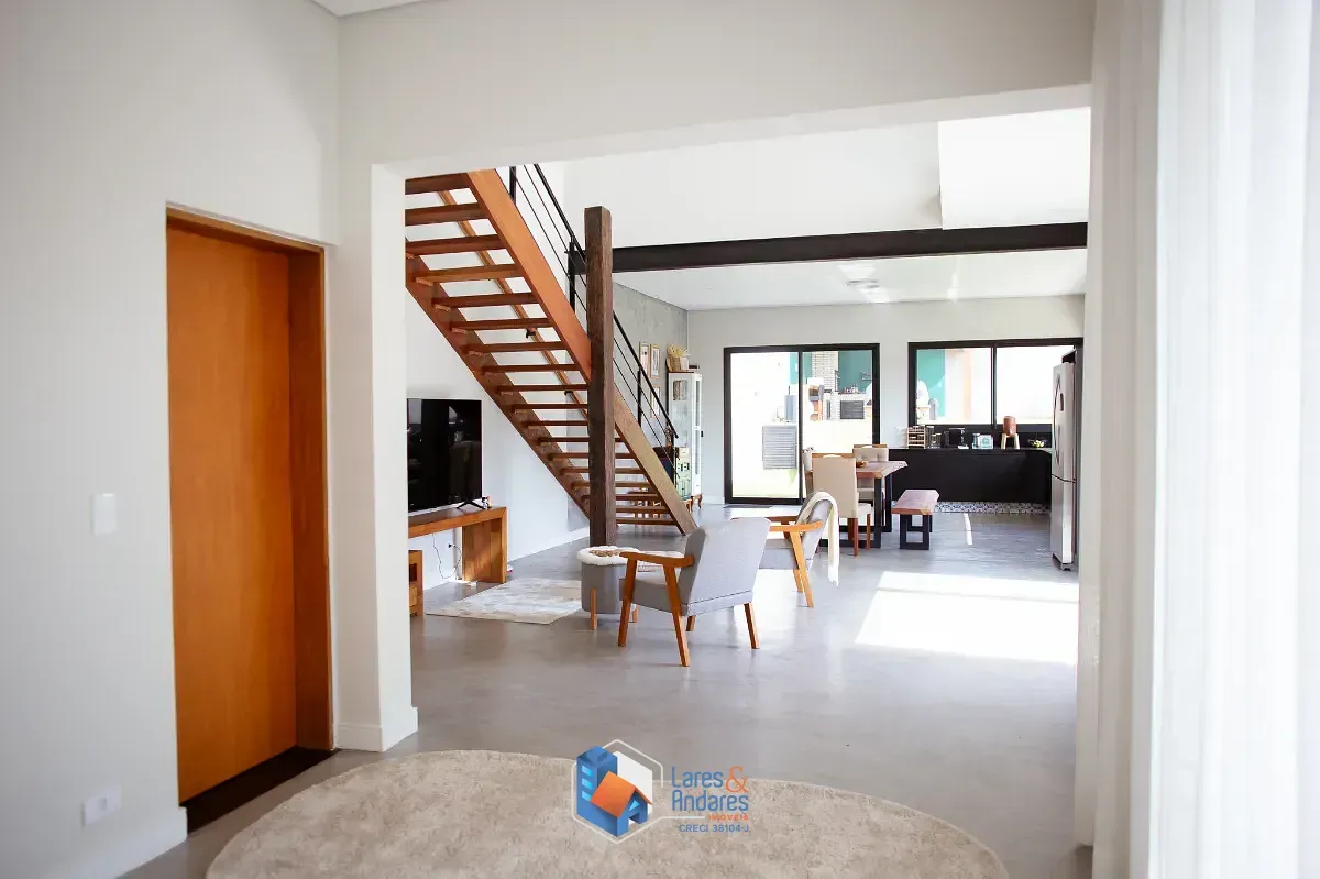 Imagem Casa no condomínio Chácara Jaraguá para venda com 2 quartos, sendo 2 suítes, 278m²
