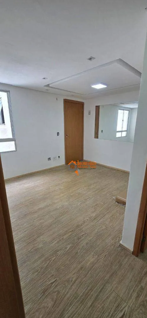 Imagem Apartamento com 2 dormitórios à venda, 49 m² por R$ 235.000,00 - Água Chata - Guarulhos/SP