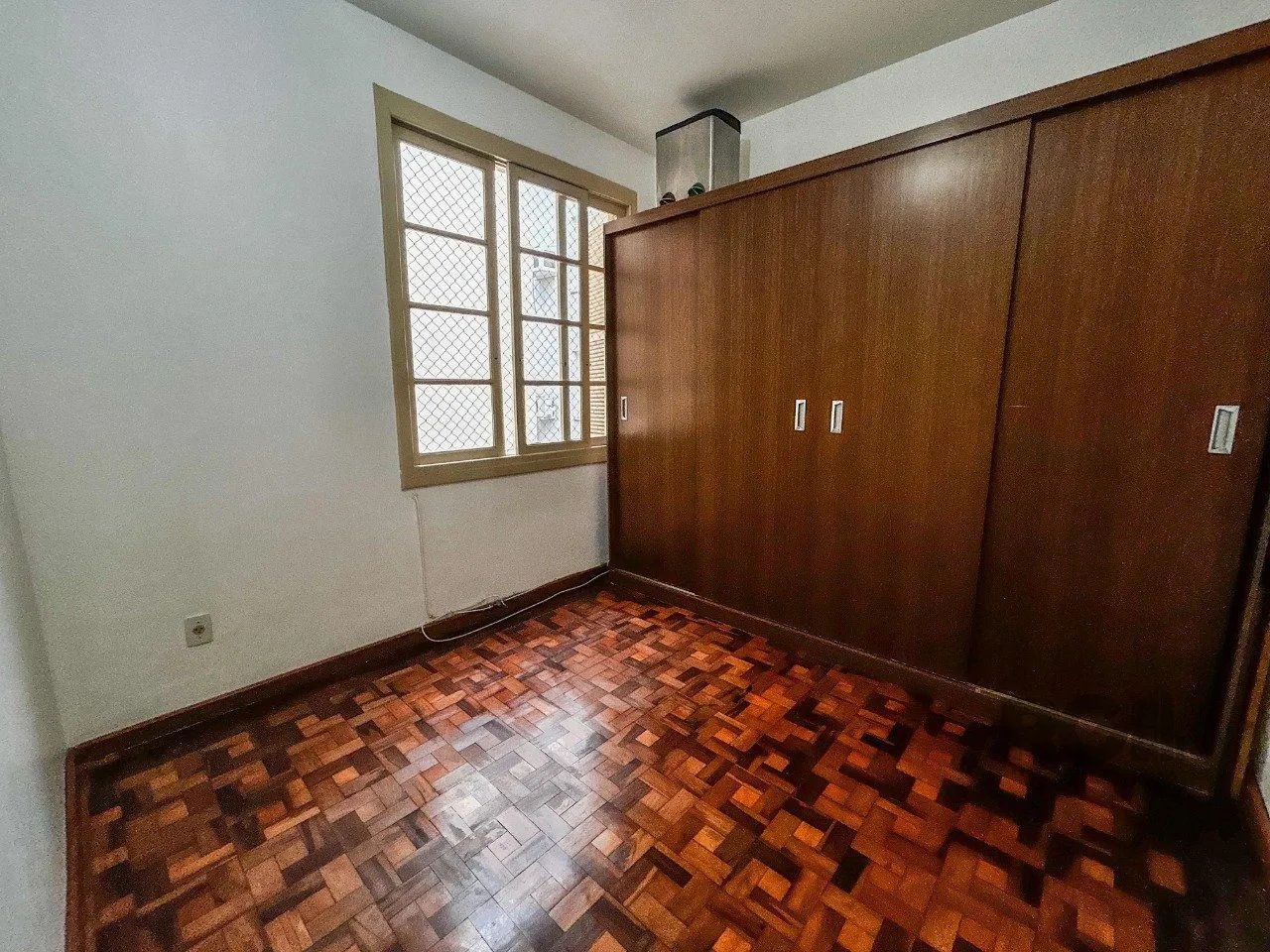 Imagem Apartamento com 3 quartos, 1 suíte, no bairro Rio Branco, Porto Alegre/RS
