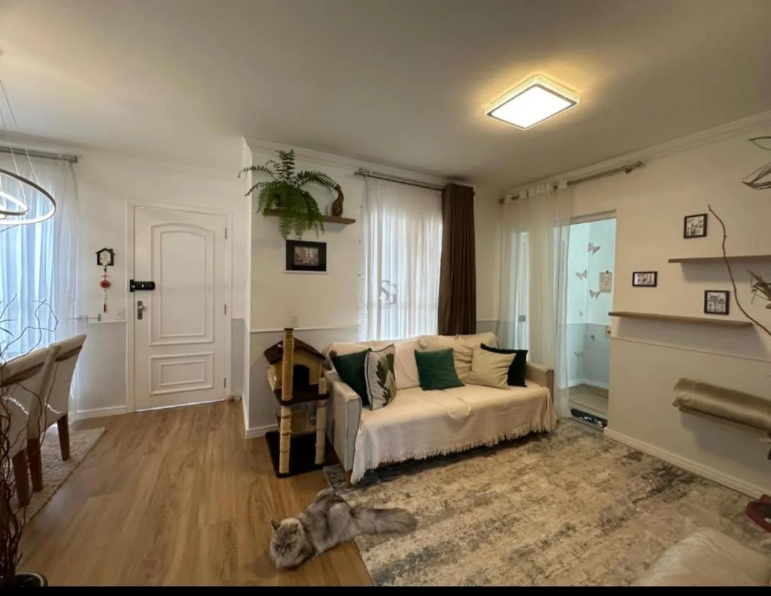 Foto do imóvel Casa à venda em região privilegiada, perfeita para quem busca um lar aconchegante e espaçoso para sua família em Rua Thomás Alberto Whately