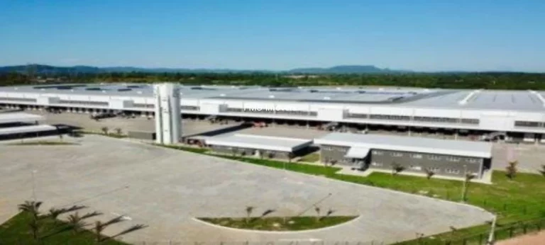 Imagem Galpão Comercial para Locação em Neópolis, Gravataí-RS 8 Vagas de Garagem 4.265,22 m² de Área