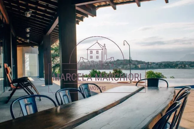 Imagem Casa alto padrão a venda em morro do moreno Praia da Costa ES.