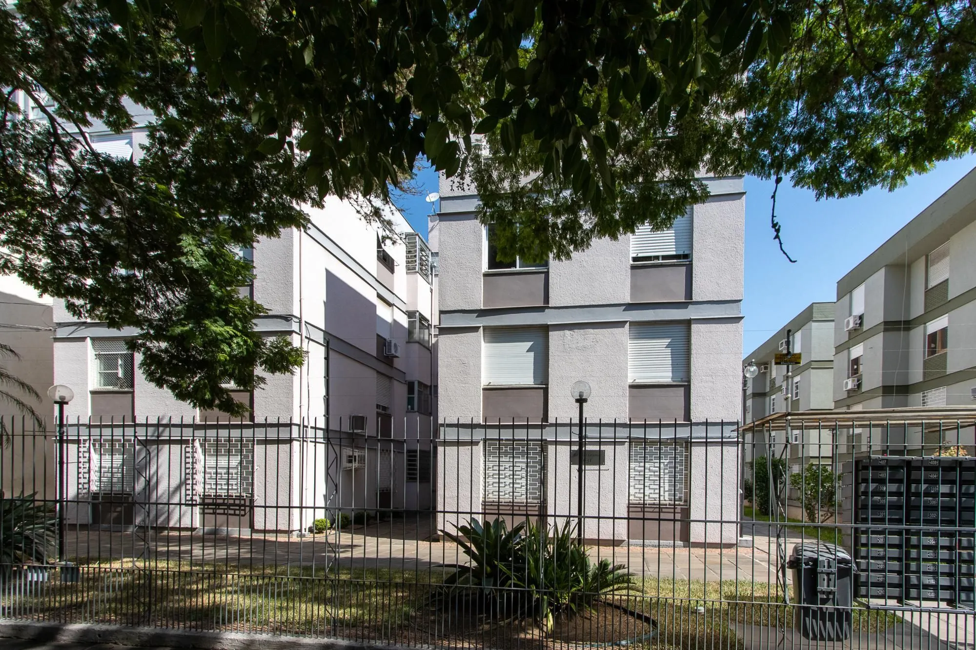 Imagem APARTAMENTO 4 QUARTOS DESOCUPADO - BAIRRO MENINO DEUS