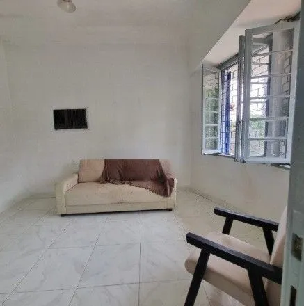 Imagem Casa de 4 dormitórios, 2 banheiros para venda pronta para morar no bairro Partenon em Porto Alegre/RS.
