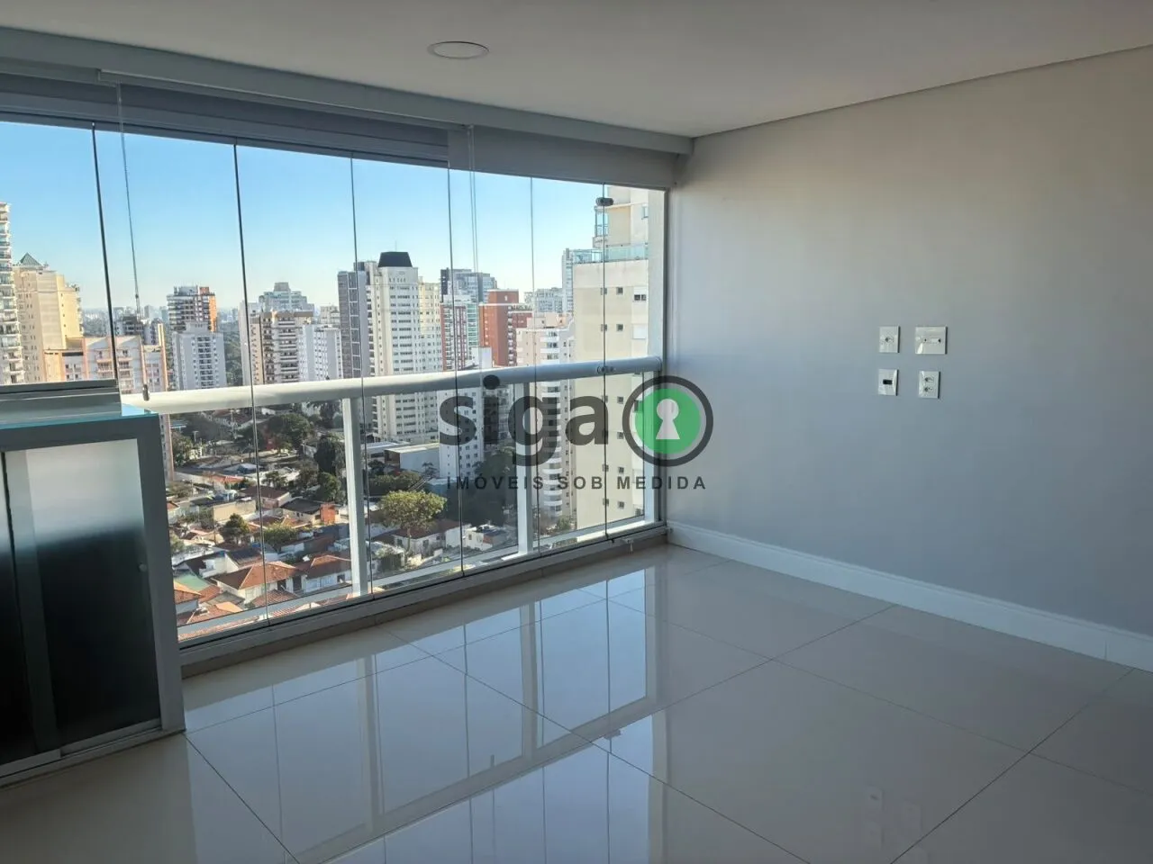 Imagem LOCAÇÃO Apartamento (Semi Mobiliado) Campo Belo com 2 quartos, uma suíte e duas Vagas