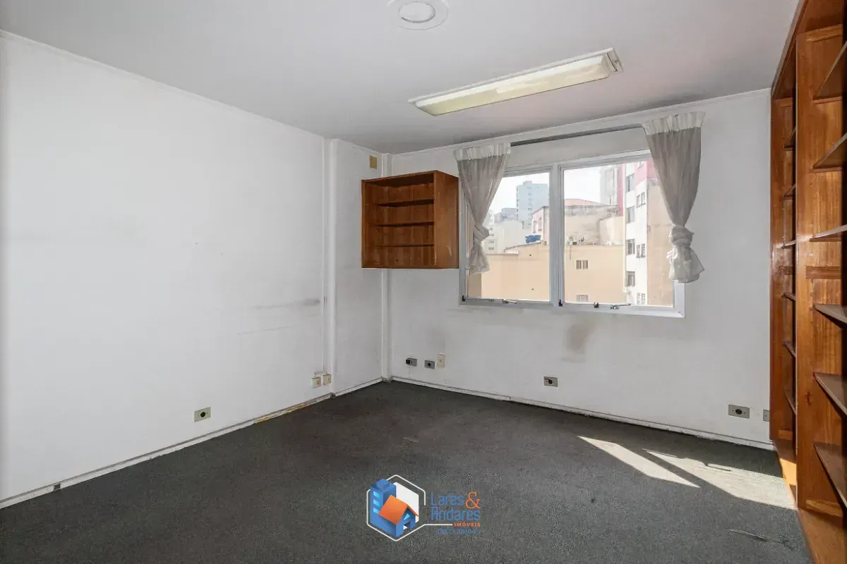 Imagem Conjunto comercial para venda em Liberdade, 276m²