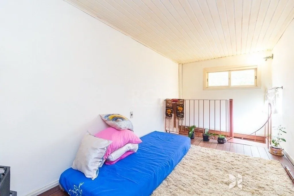 Imagem Casa térrea à venda, com 2 suites, 3 banheiros, edicula, pátio, 2 vagas - Bairro Medianeira