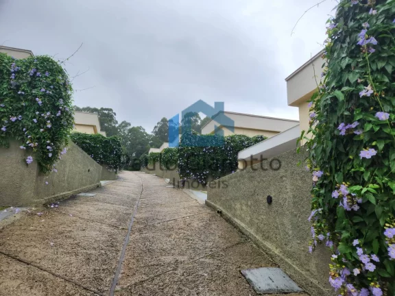 Imagem Casas térreas, 3 suítes, à venda ou locação na Granja Viana