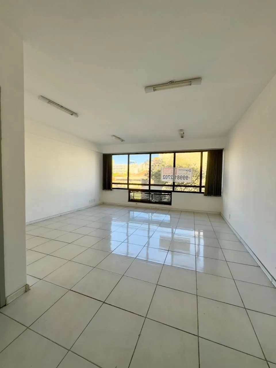 Imagem Oportunidade imperdível! Sala Comercial à Venda - Bairro Floresta
