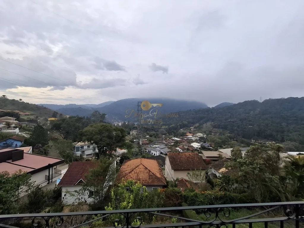 Imagem Casa em Condomínio para Venda em Teresópolis / RJ no bairro Albuquerque