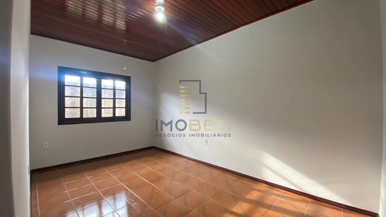 Imagem Um verdadeiro oásis no coração da cidade.

Imagine morar em uma casa espaçosa, cercada por área...