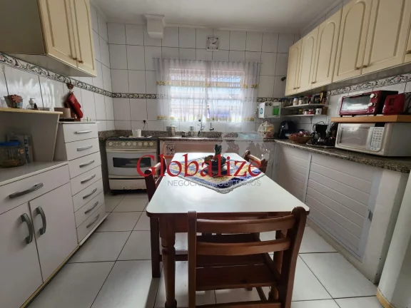 Imagem Sobrado à venda no Bairro Estuário em Santos com 3 suítes, 2 vagas por R$960.000,00