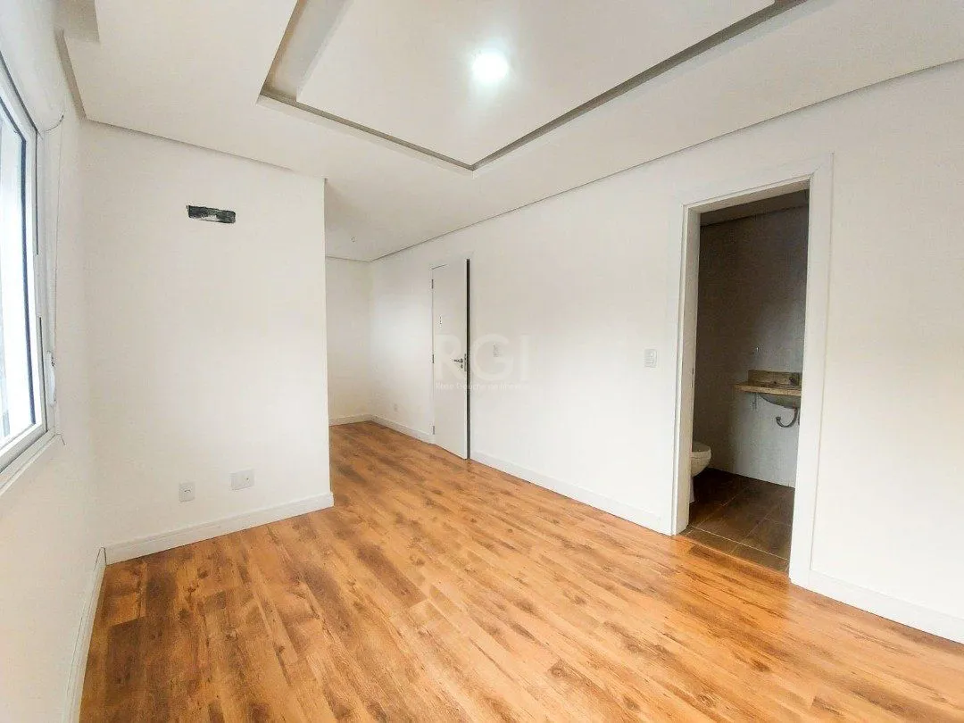 Imagem Casa Condominio para Venda - 128.96m², 4 dormitórios, sendo 2 suites, 2 vagas - Tristeza