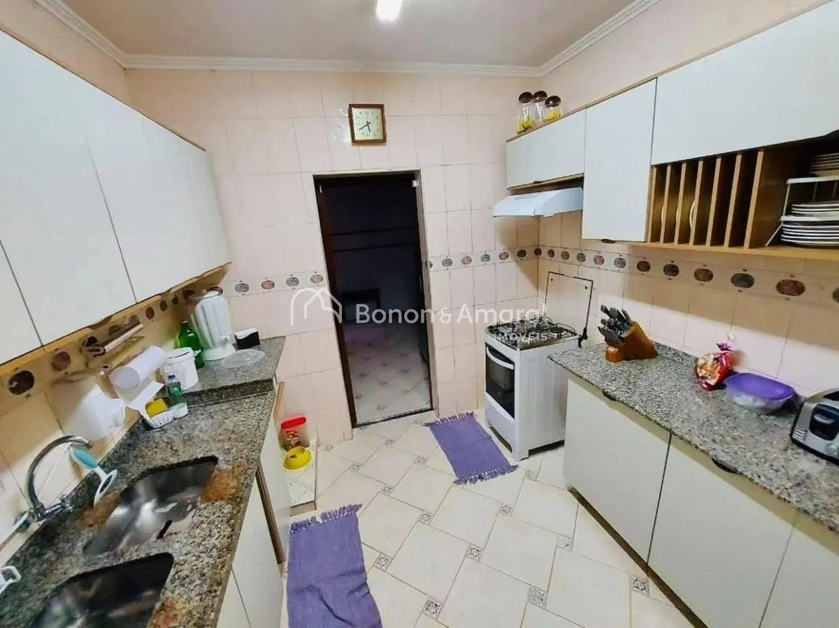 Imagem Casa à venda próxima à Lagoa do Taquaral em Campinas