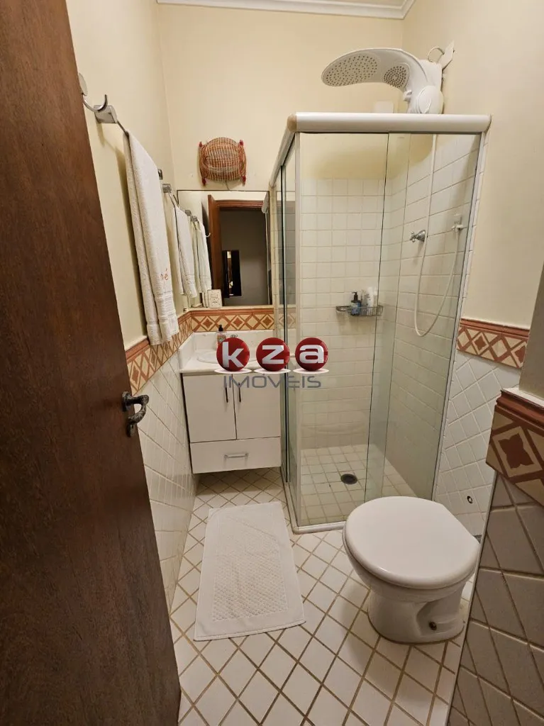 Imagem Casa de luxo em condomínio à venda em Guarujá-SP, Praia de Taguaiba: 6 quartos, 6 suítes, 3 salas, 8 banheiros, 4 vagas, 300m².