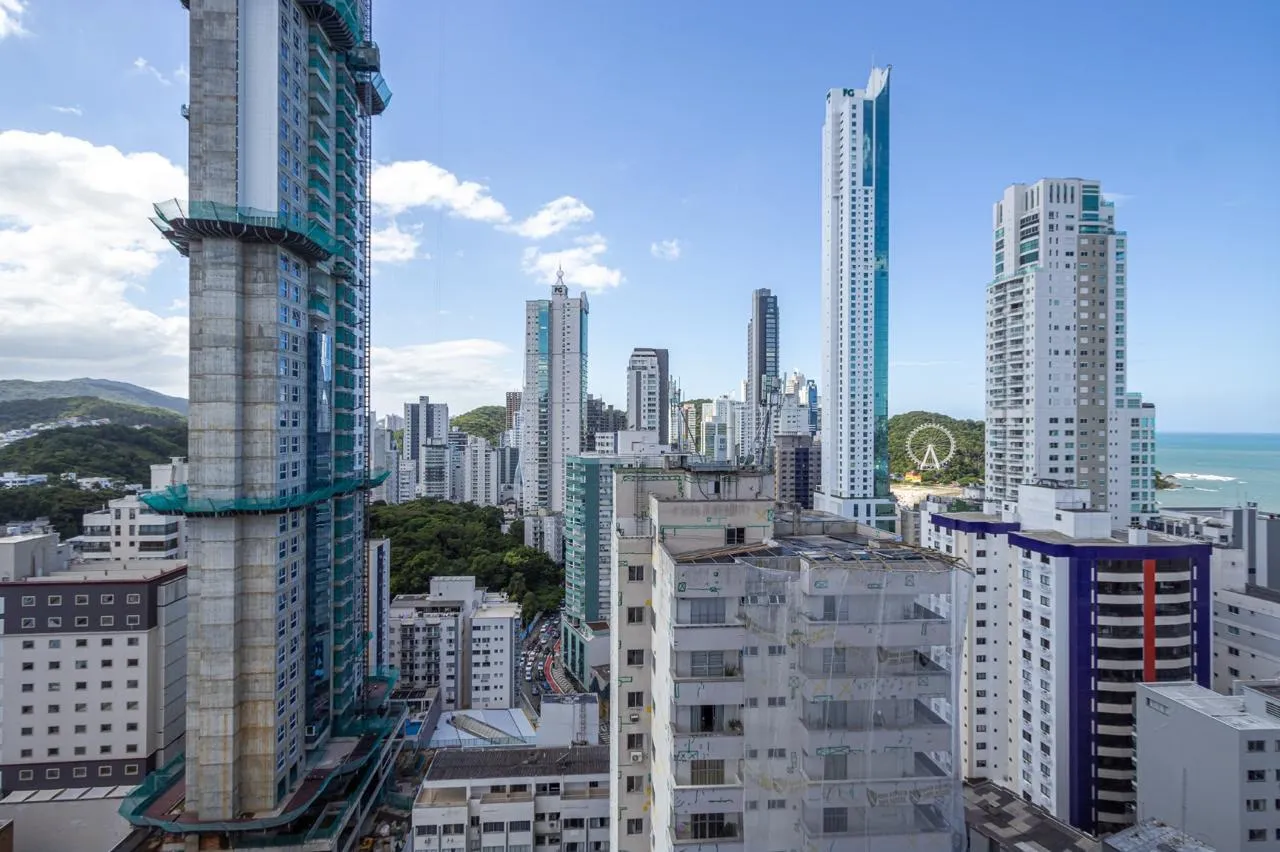 Imagem Apartamento com vista para o mar à venda com 176.8m2 por R$ 8.500.000,00
