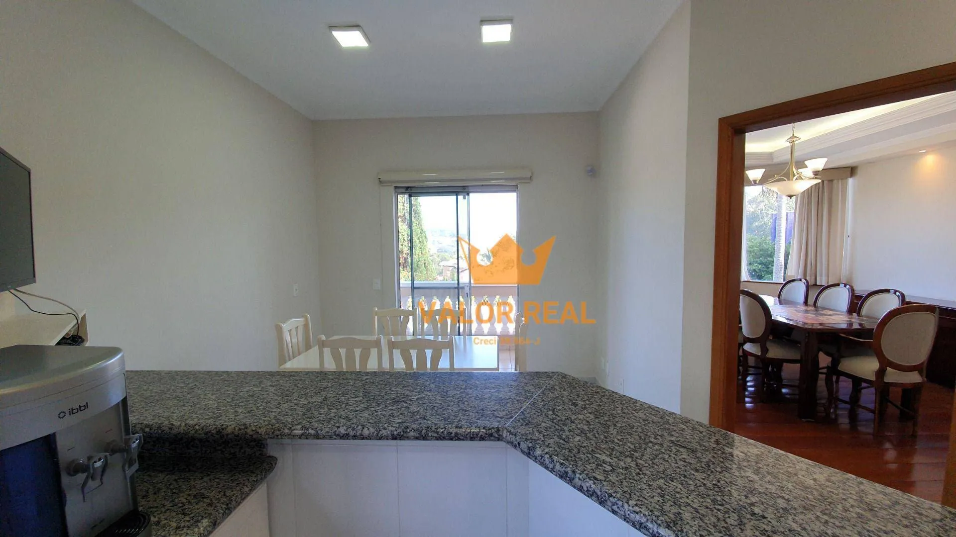 Imagem CASA DE ALTO PADRÃO NO CONDOMÍNIO MALOTA | VISTA PARA A SERRA DO JAPI | 4 SUÍTES