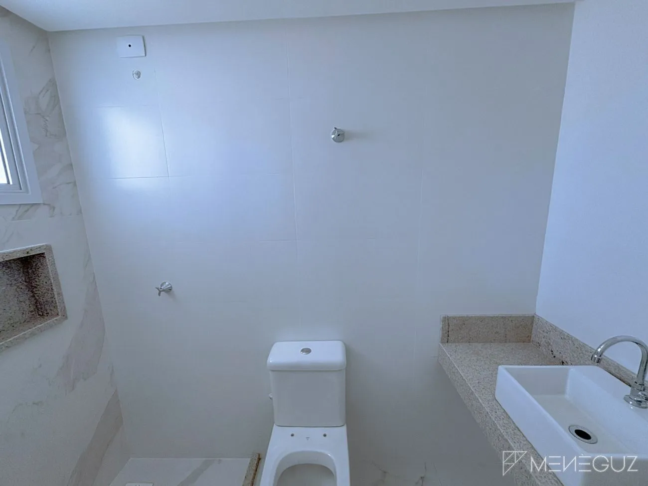 Imagem Vista para o Mar! Apartamento de 3 Quartos na Avenida Oceânica