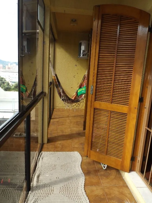 Imagem Casa para Venda - 250m², 3 dormitórios, sendo 3 suites, 7 vagas - Medianeira