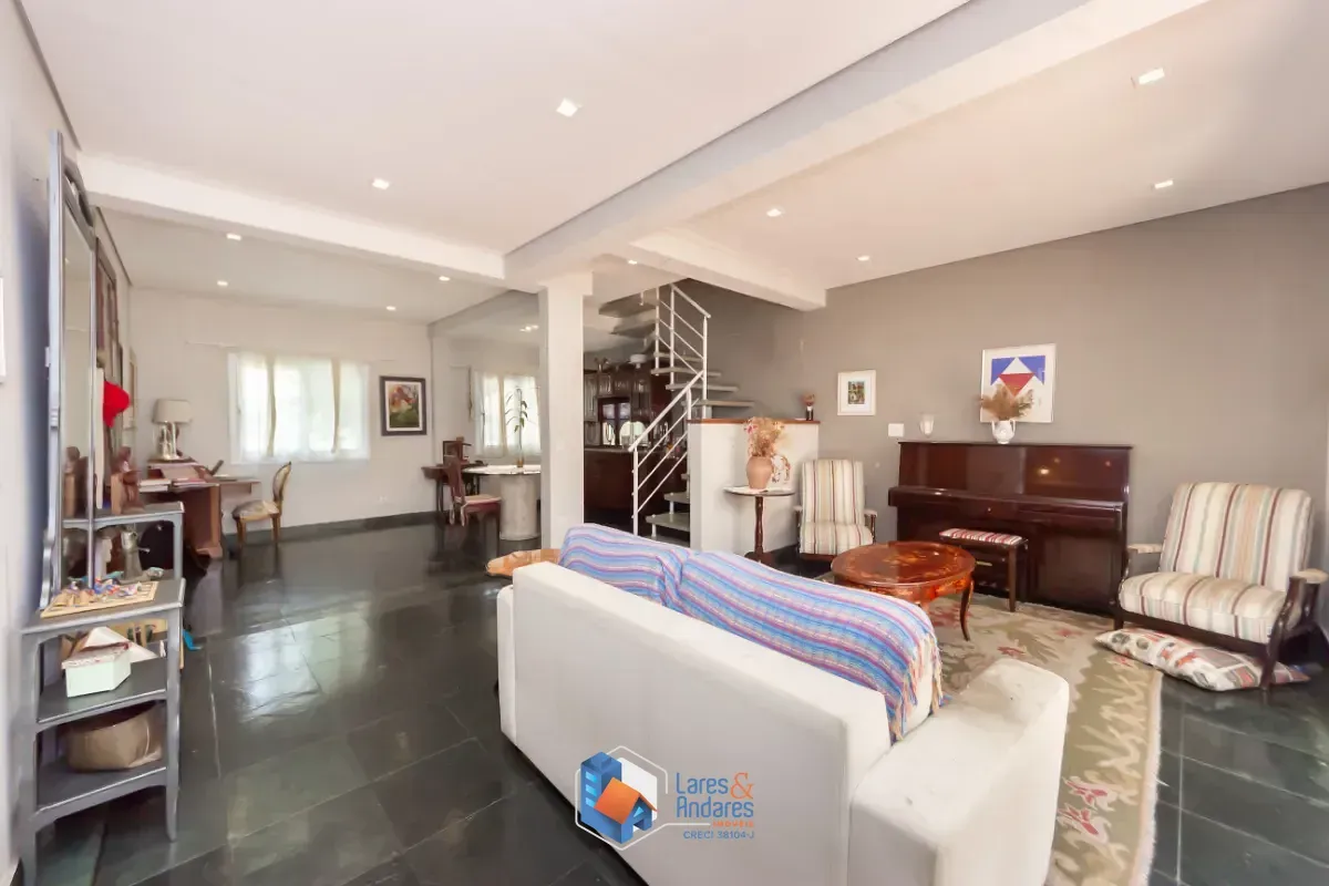 Imagem Casa de vila para venda em Aclimação com 4 quartos, sendo 1 suíte, 247m²