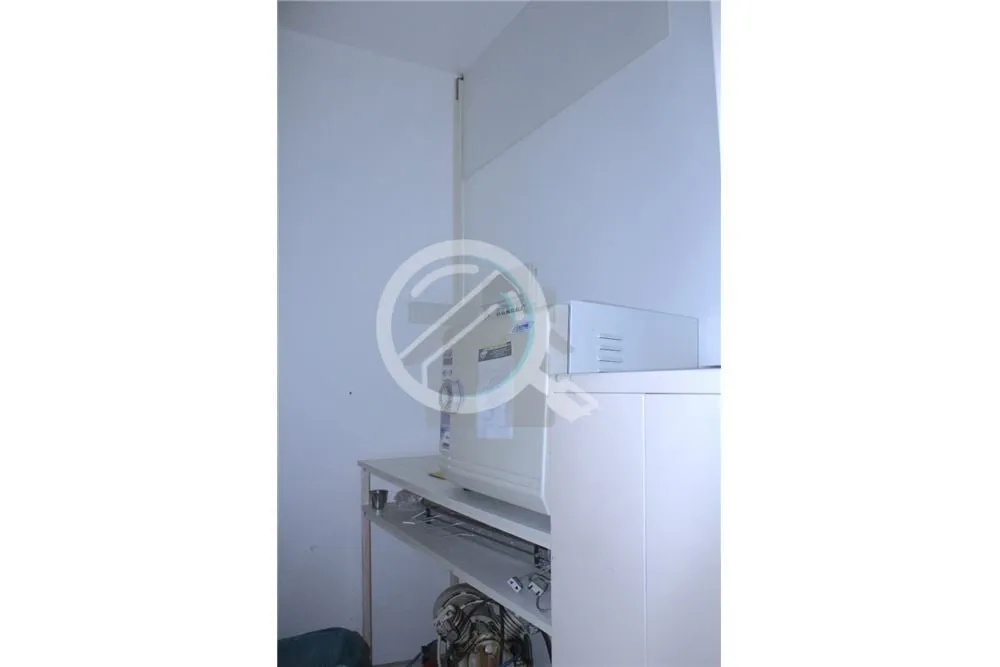 Imagem Sala Comercial com Estrutura Completa para Clínica Odontológica. Localizada no primeiro andar, est...