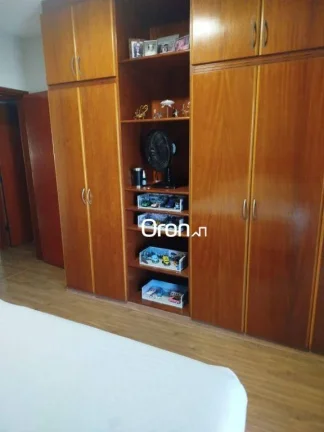 Imagem Sobrado com 4 dormitórios à venda, 300 m² por R$ 780.000,00 - Jardim Atlântico - Goiânia/GO