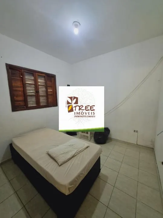 Imagem VENDA DE CASAS TÉRREAS NA VILA ORLANDA, EM SANTA ISABEL/SP, 500m² com quarto, banheiro, sala de estar, cozinha americana e fogão a lenha. CONSULTE-NOS