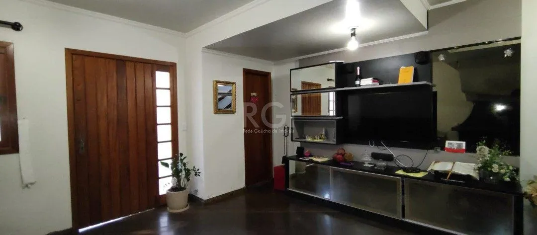 Imagem Casa para Venda - 180m², 4 dormitórios, sendo 1 suites, 3 vagas - Campo Novo