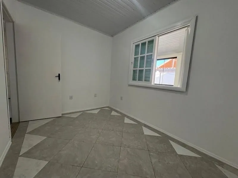 Imagem Casa a venda com 2 quartos no bairro Mont Serrat